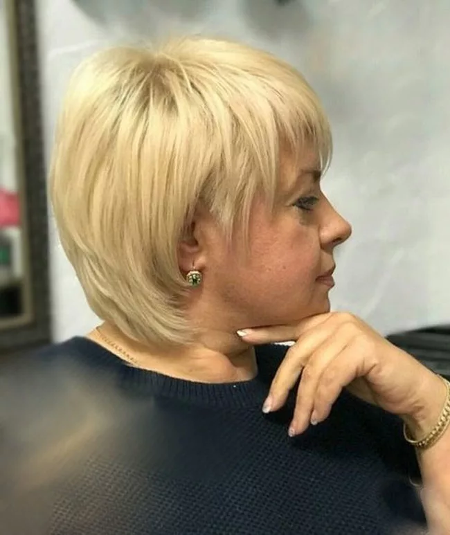 длинная пикси на женщине 50 лет